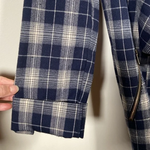 Pre-Loved Design Lab Plaid Jacket – Excellent Condition, Size Small - Picture 5 of 10